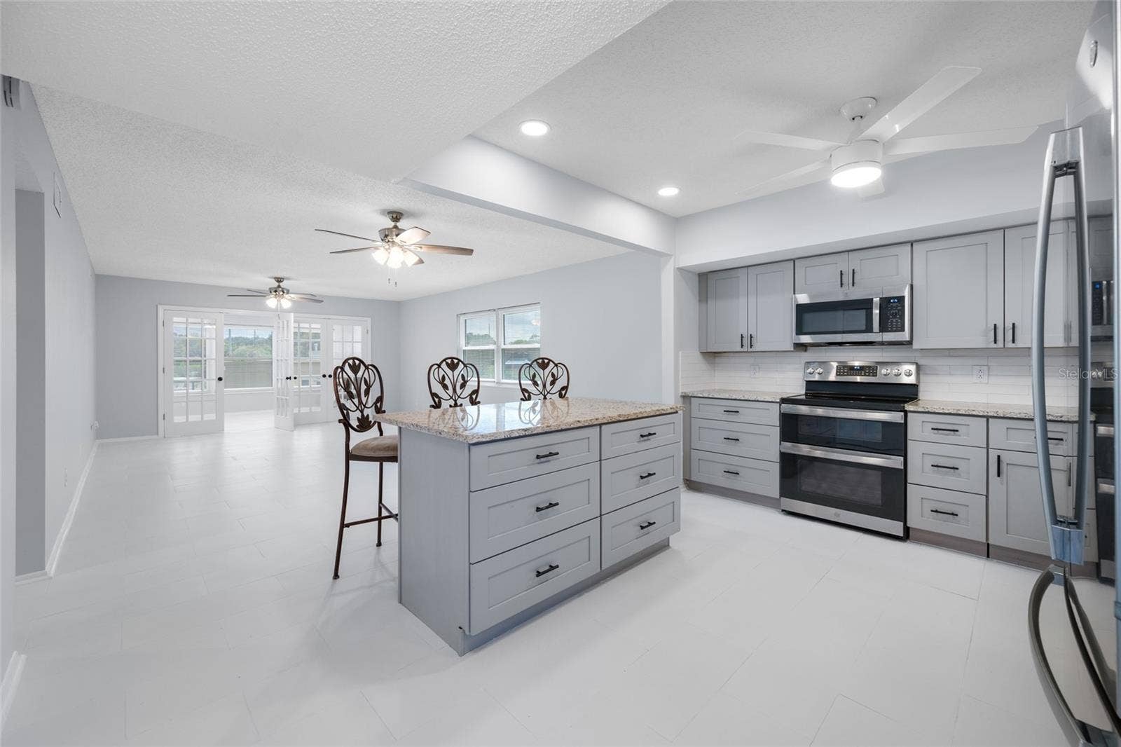 2258 WORLD PARKWAY BOULEVARD W, #40, Clearwater, FL 33763