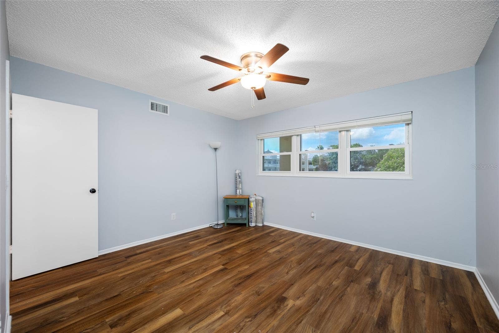 2258 WORLD PARKWAY BOULEVARD W, #40, Clearwater, FL 33763