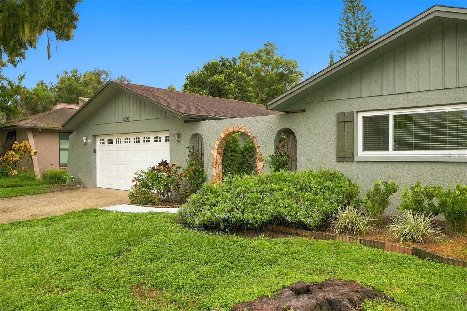1297 Peach Tree Dr, Dunedin.
