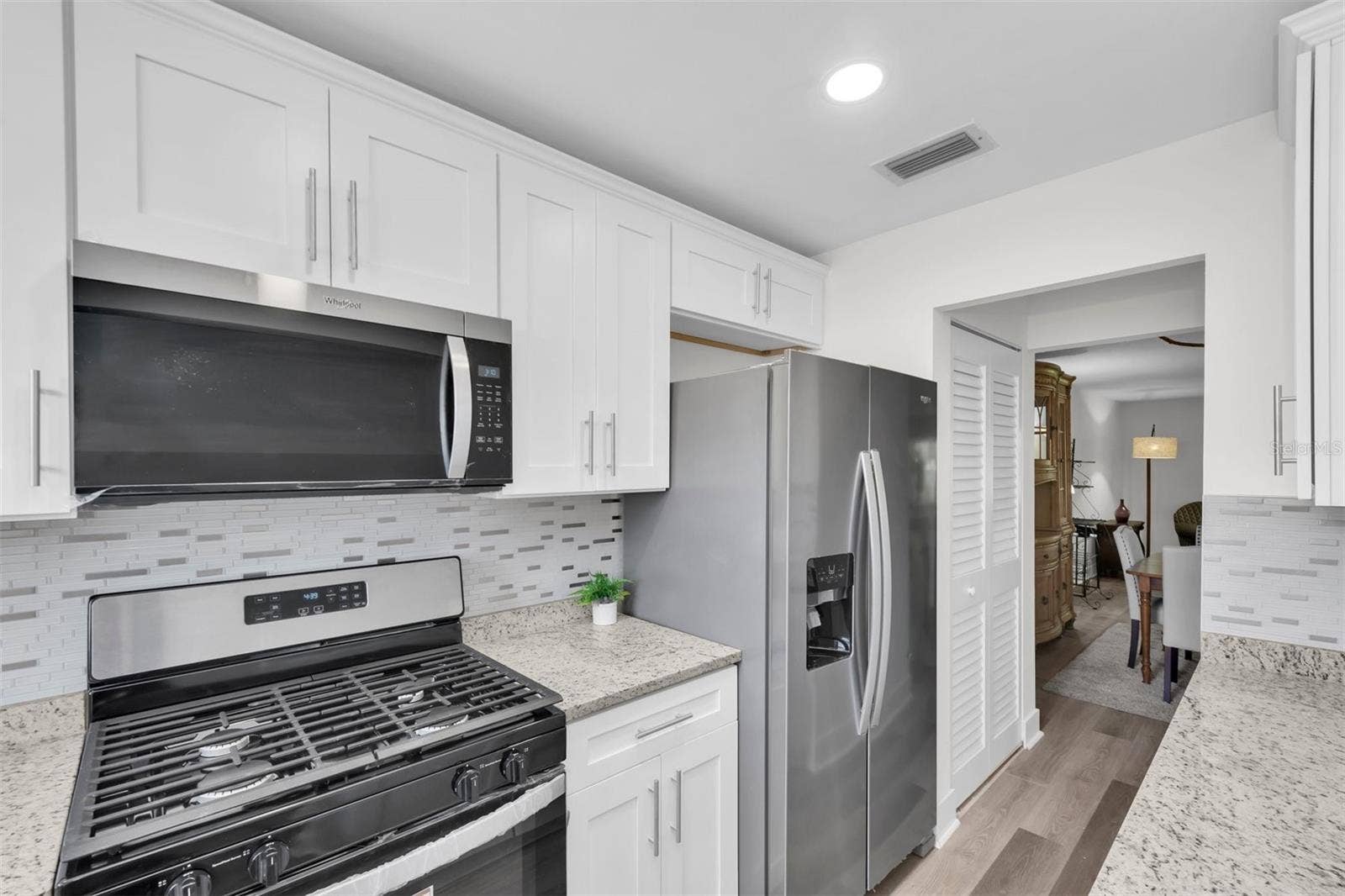 3018 59TH STREET S, #111, Gulfport, FL 33707 STAINLESS APPLIANCES