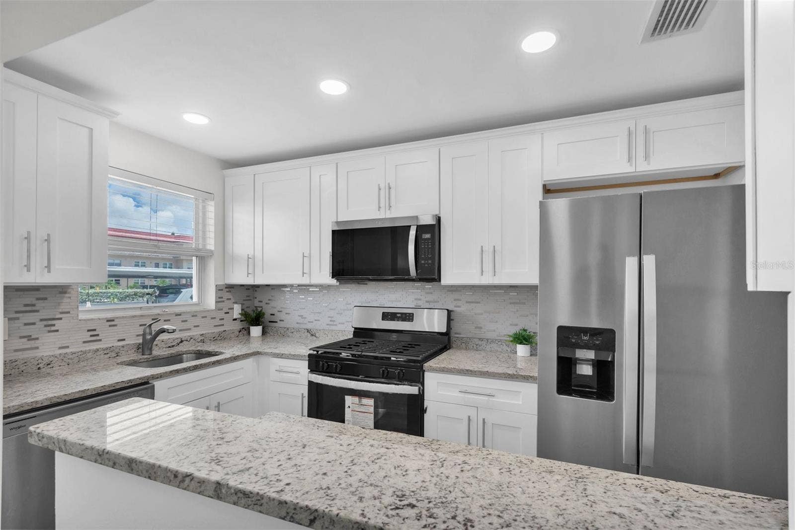3018 59TH STREET S, #111, Gulfport, FL 33707 OPEN KITCHEN