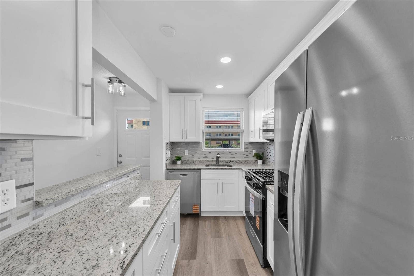 3018 59TH STREET S, #111, Gulfport, FL 33707 BEAUTIFUL KITCHEN!