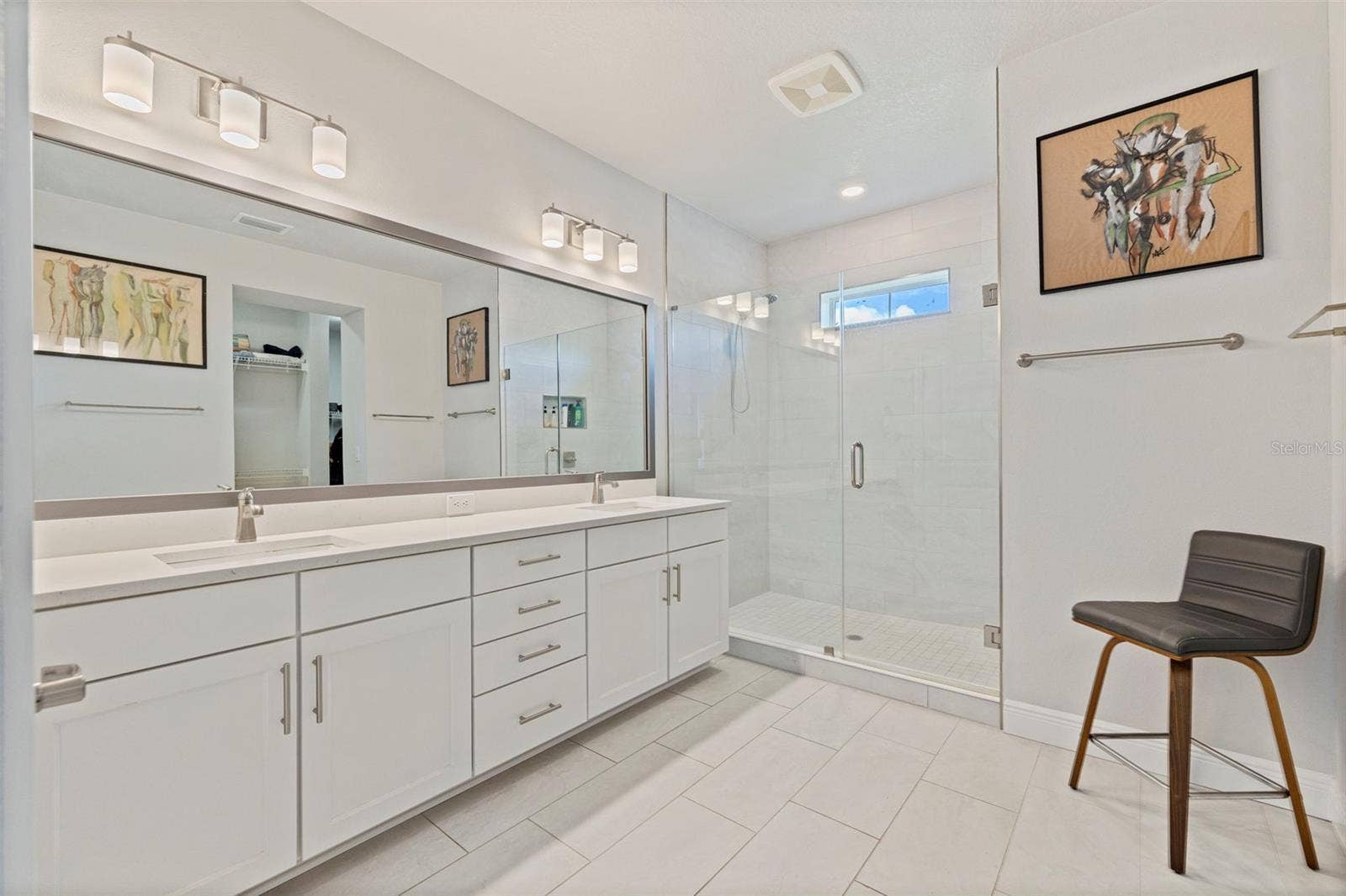 4626 10TH AVENUE N, St Petersburg, FL 33713 Huge Primary Bath Walk In Shower.