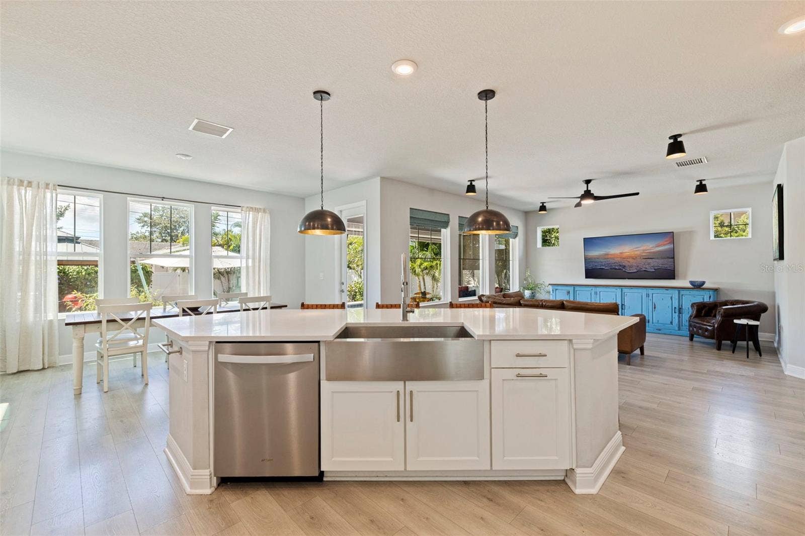 4626 10TH AVENUE N, St Petersburg, FL 33713 4626 10TH AVENUE N, St Petersburg, FL 33713