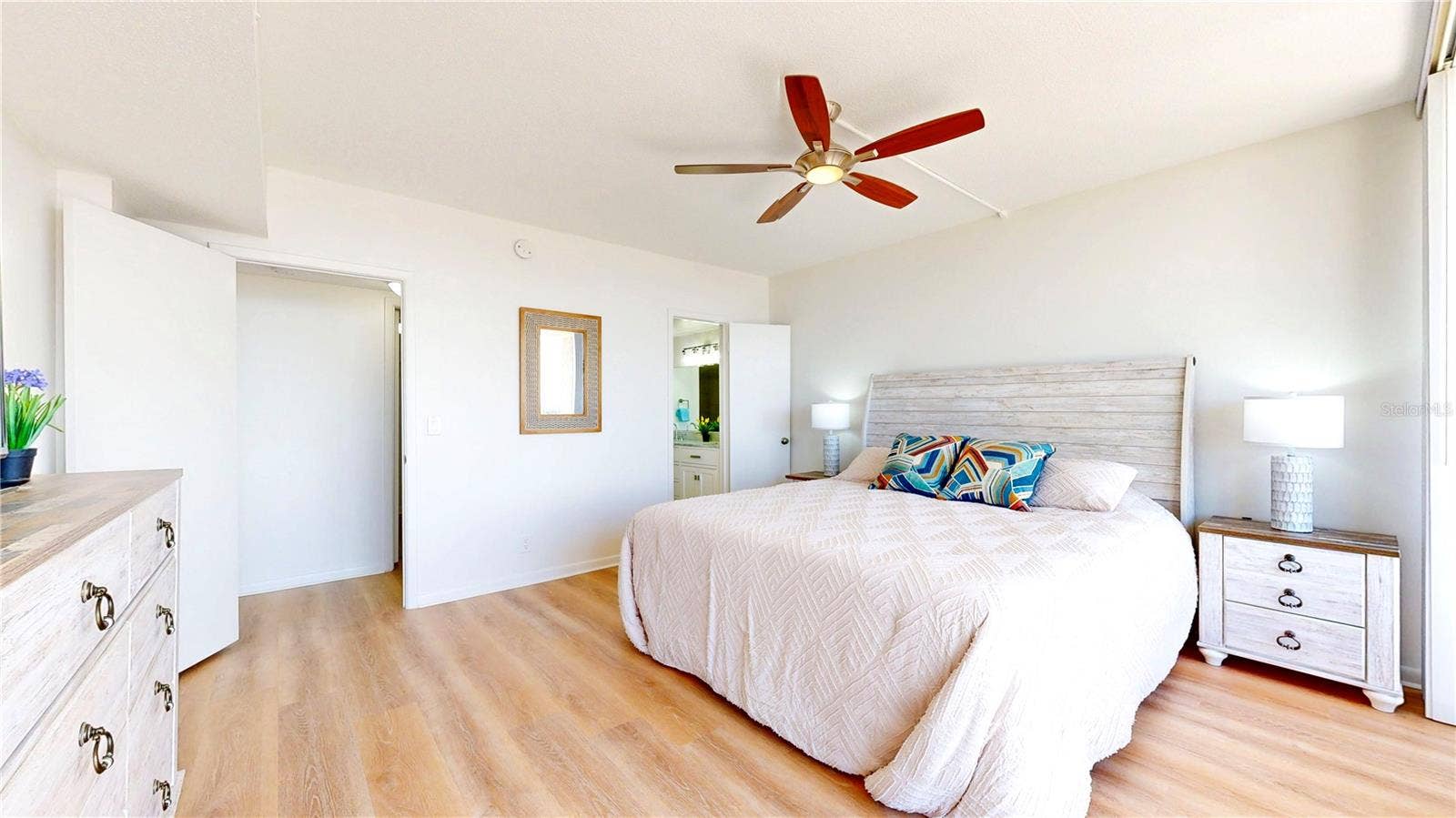 5396 GULF BOULEVARD, #909, St Pete Beach, FL 33706 5396 GULF BOULEVARD, #909, St Pete Beach, FL 33706
