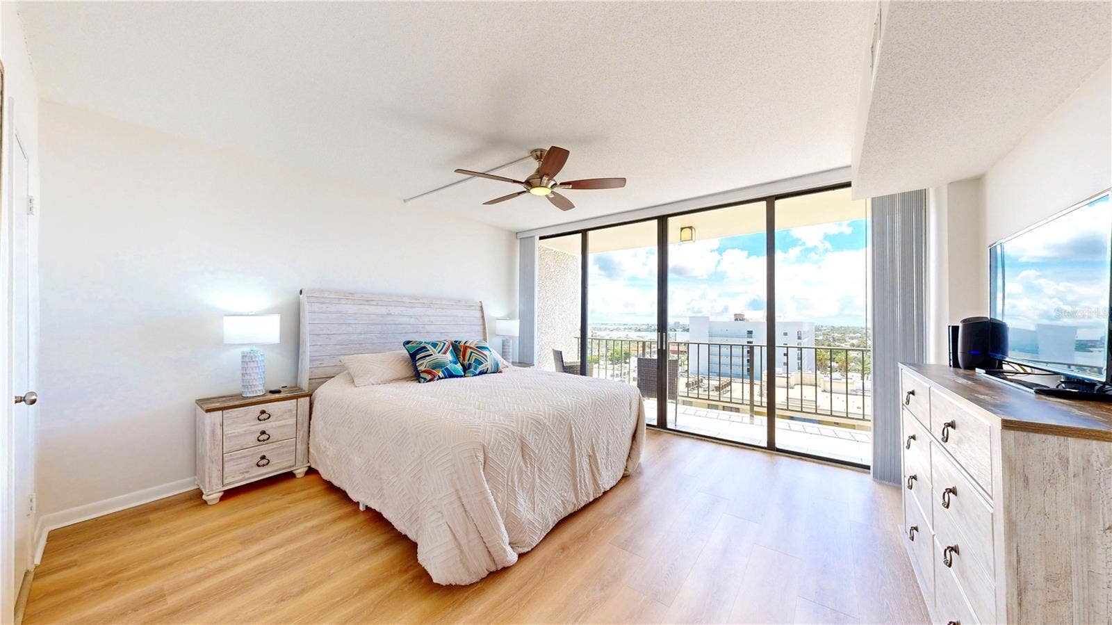 5396 GULF BOULEVARD, #909, St Pete Beach, FL 33706 5396 GULF BOULEVARD, #909, St Pete Beach, FL 33706