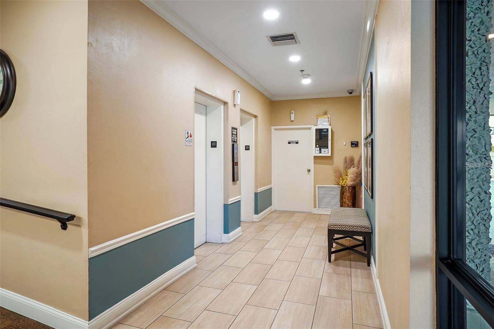 5396 GULF BOULEVARD, #909, St Pete Beach, FL 33706 Elevators