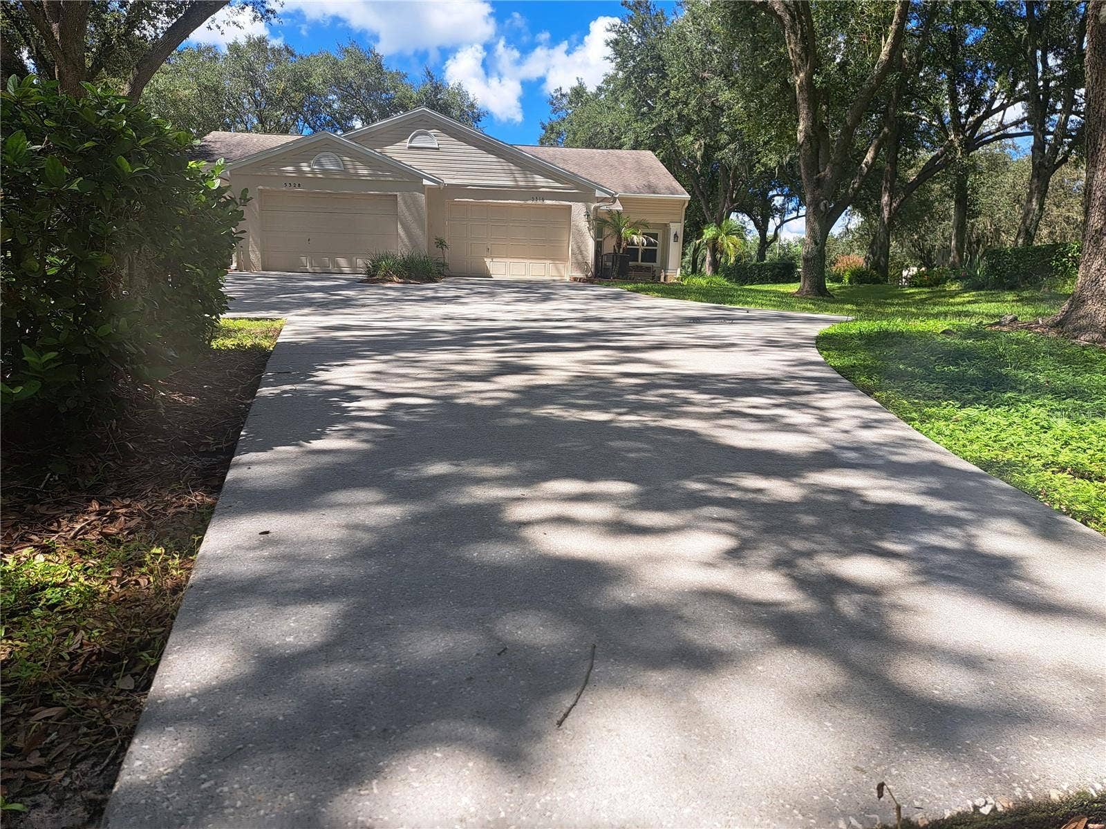 5316 LOCHMEAD TERRACE, Zephyrhills, FL 33541 Largest driveway in the community belongs to this home