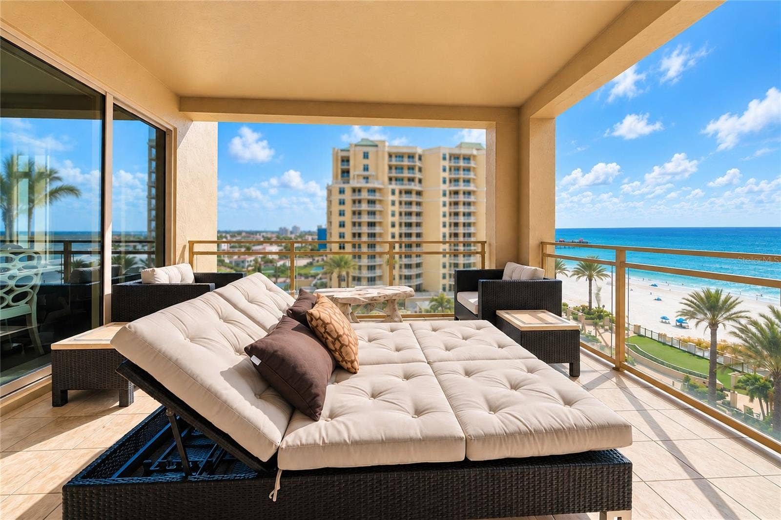 11 BAYMONT STREET, #807, Clearwater, FL 33767