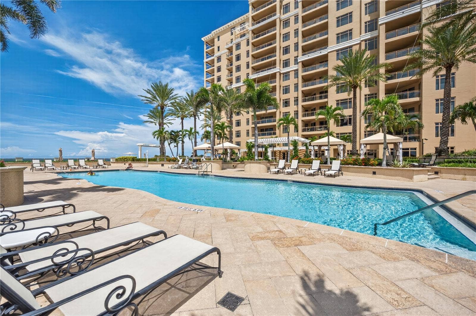 11 BAYMONT STREET, #807, Clearwater, FL 33767