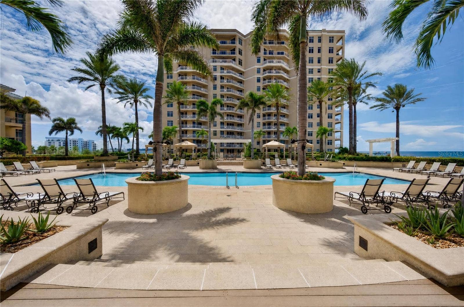 11 BAYMONT STREET, #807, Clearwater, FL 33767