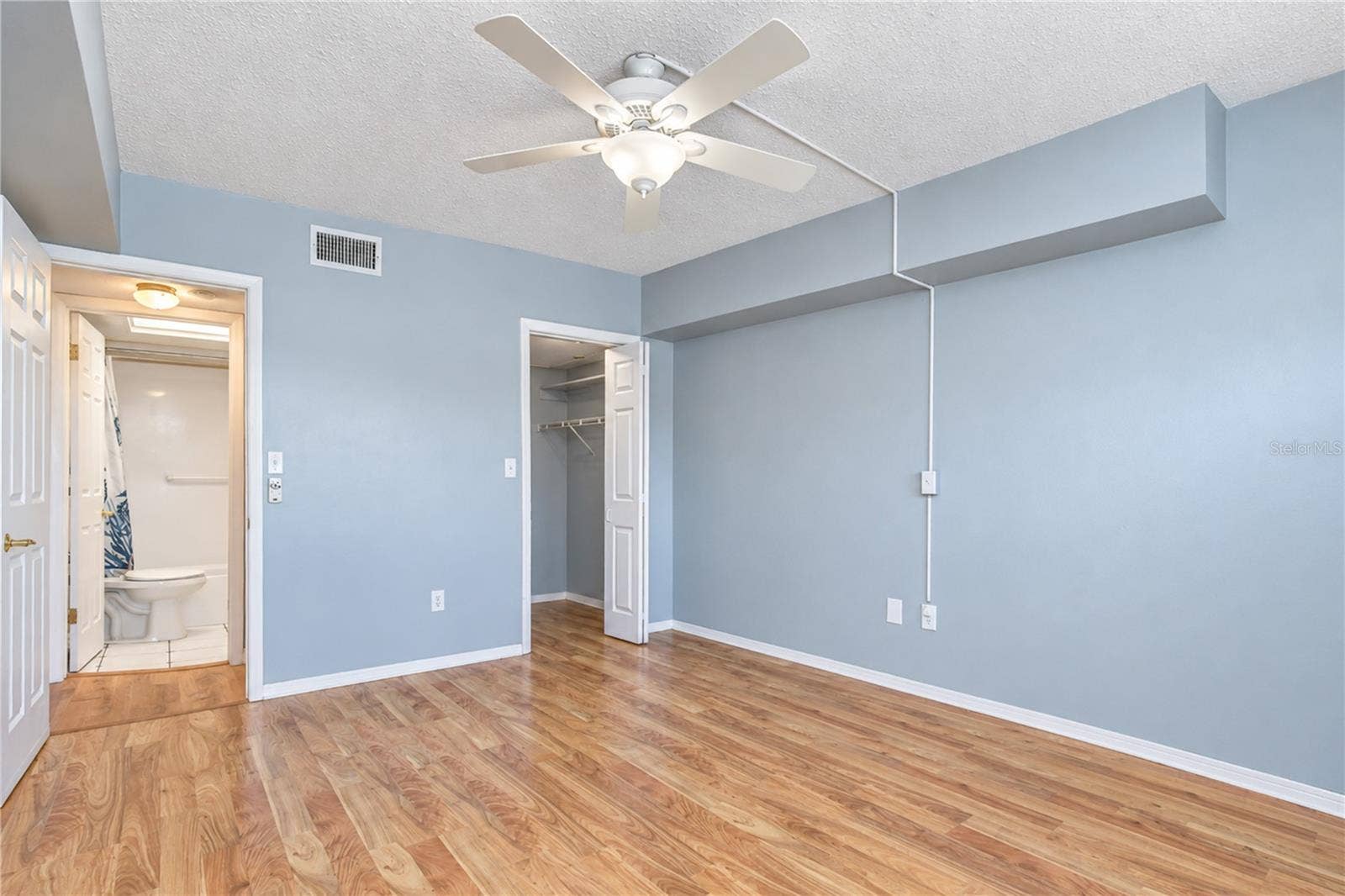 300 64TH AVENUE, #322, St Pete Beach, FL 33706 300 64TH AVENUE, #322, St Pete Beach, FL 33706