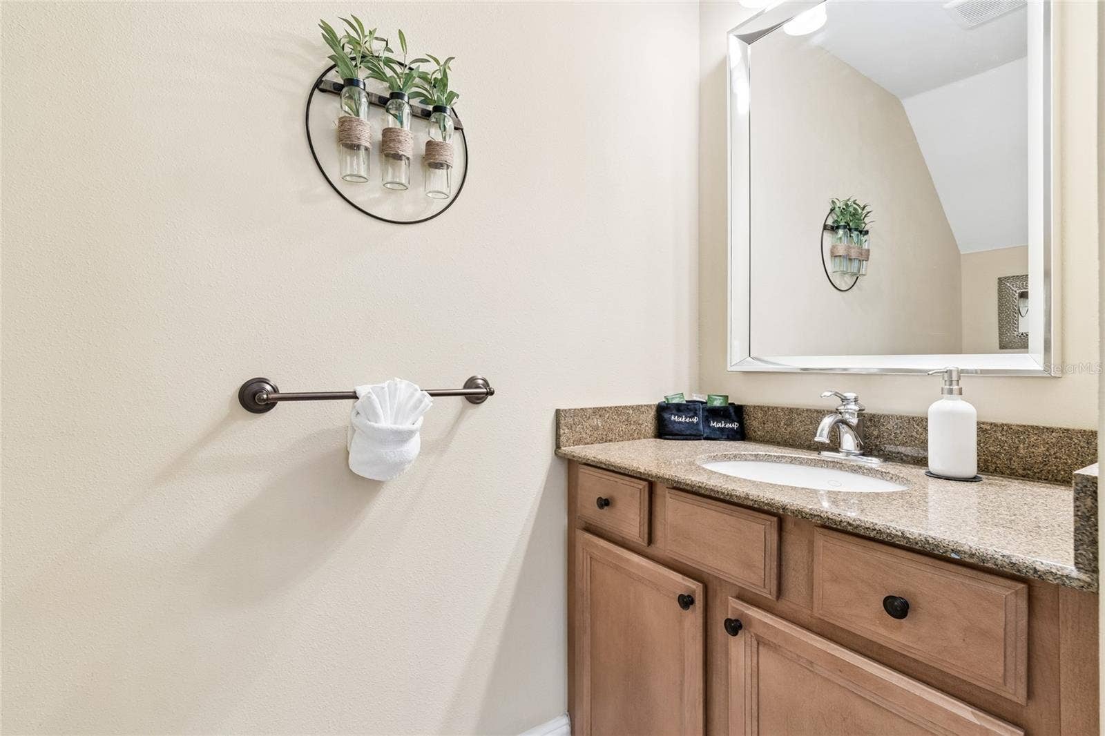 509 S WILLOW AVENUE, #1 & 2, Tampa, FL 33606 509 S WILLOW AVENUE, #1 & 2, Tampa, FL 33606