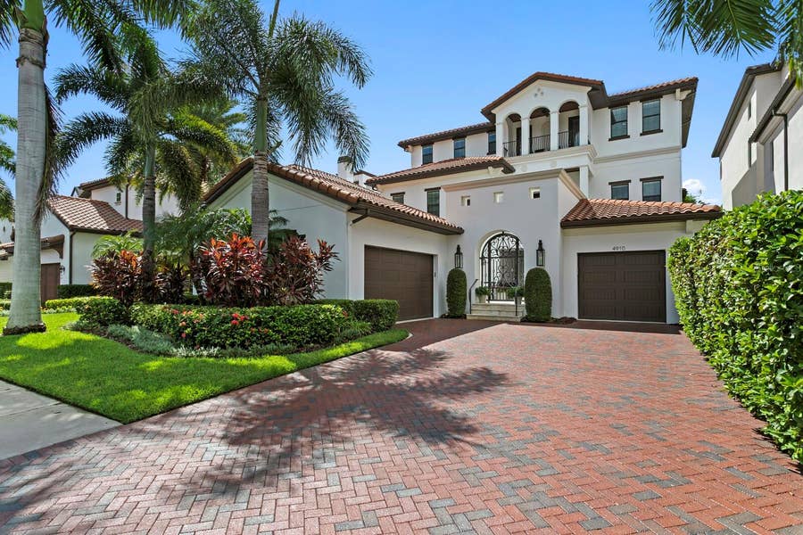Property photo for 4910 CARRANZA COURT, Tampa, FL