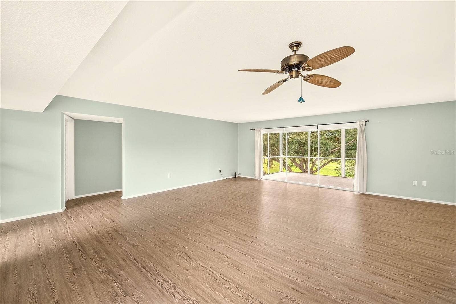 25 COUNTRY CLUB DRIVE, Largo, FL 33771 25 COUNTRY CLUB DRIVE, Largo, FL 33771
