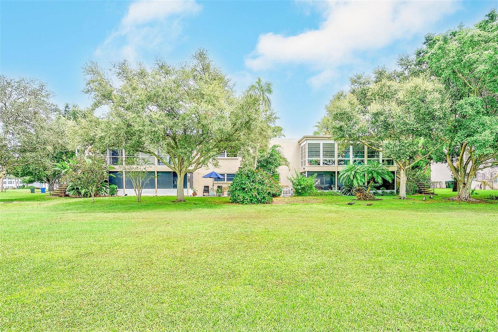 25 COUNTRY CLUB DRIVE, Largo, FL 33771 25 COUNTRY CLUB DRIVE, Largo, FL 33771