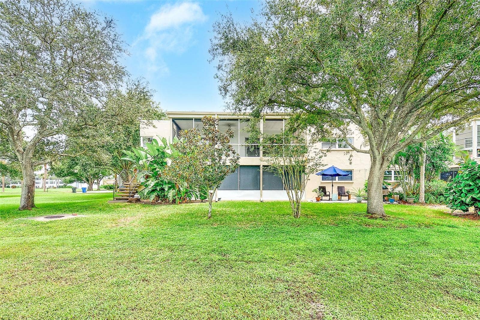 25 COUNTRY CLUB DRIVE, Largo, FL 33771 25 COUNTRY CLUB DRIVE, Largo, FL 33771
