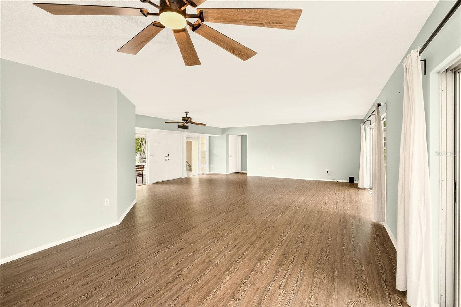 25 COUNTRY CLUB DRIVE, Largo, FL 33771 25 COUNTRY CLUB DRIVE, Largo, FL 33771