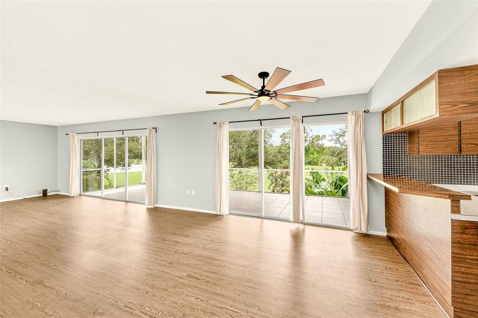 25 COUNTRY CLUB DRIVE, Largo, FL 33771 25 COUNTRY CLUB DRIVE, Largo, FL 33771