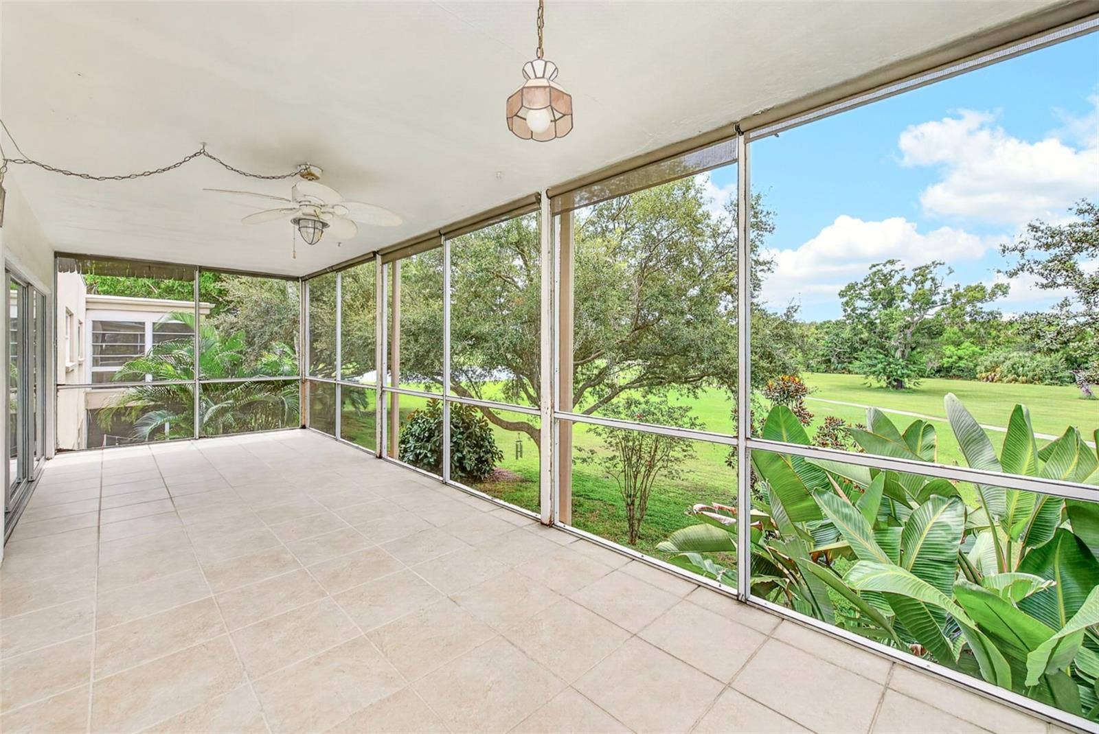 25 COUNTRY CLUB DRIVE, Largo, FL 33771 25 COUNTRY CLUB DRIVE, Largo, FL 33771