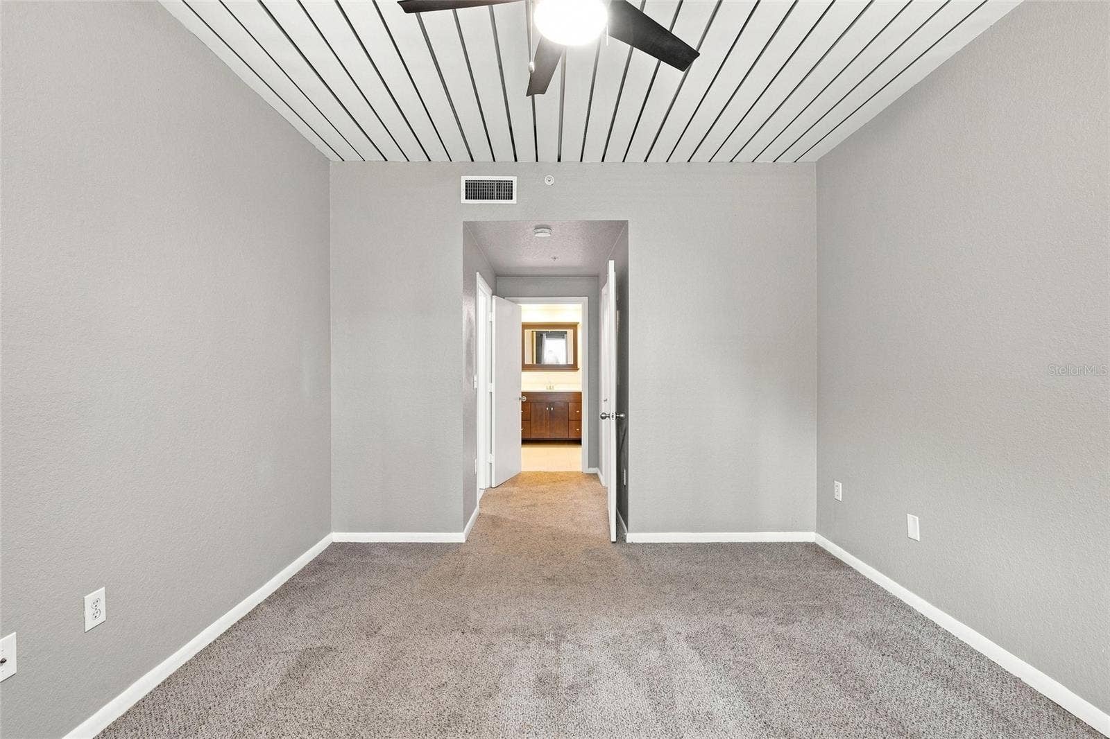 2410 W AZEELE STREET, #216, Tampa, FL 33609 Primary bedroom