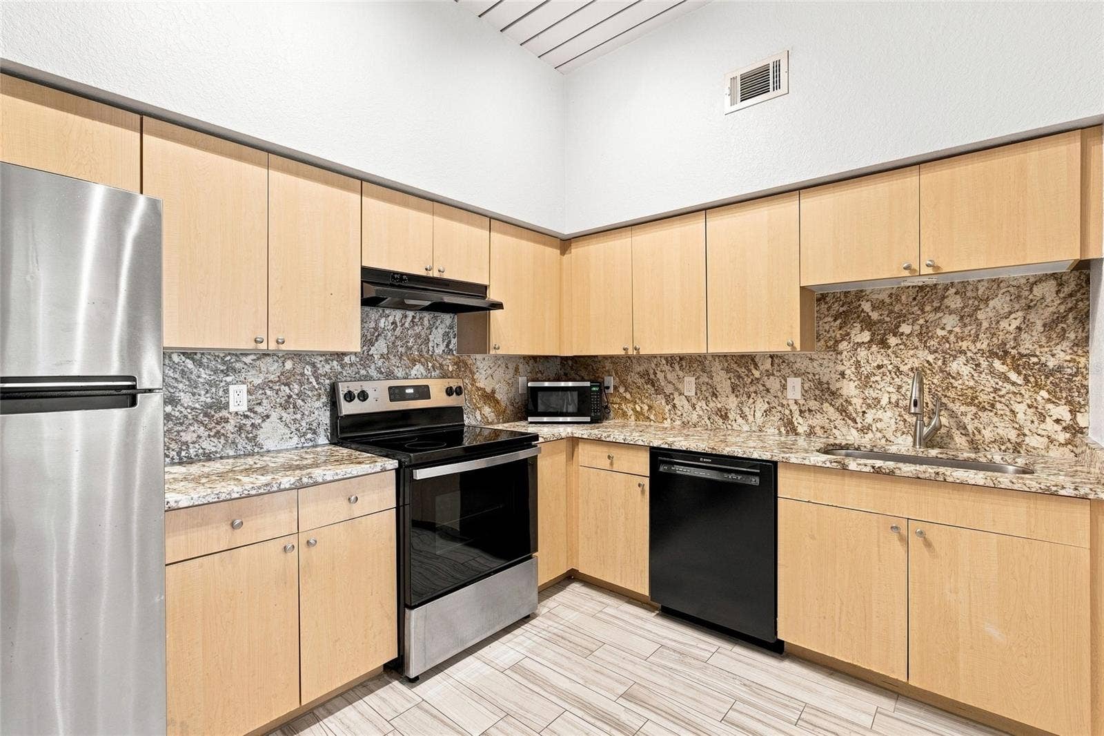 2410 W AZEELE STREET, #216, Tampa, FL 33609 2410 W AZEELE STREET, #216, Tampa, FL 33609