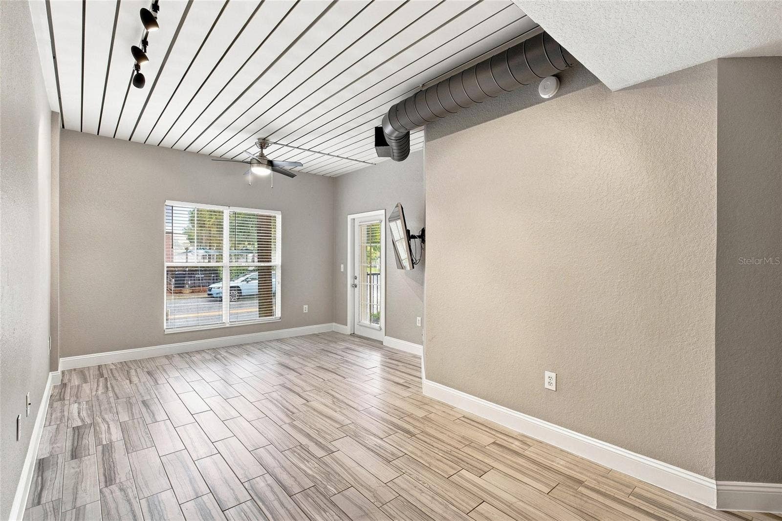 2410 W AZEELE STREET, #216, Tampa, FL 33609 2410 W AZEELE STREET, #216, Tampa, FL 33609