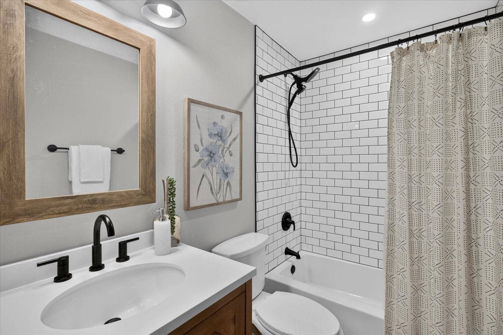 3350 HUNT CLUB DRIVE, Clearwater, FL 33761 Bathroom 2