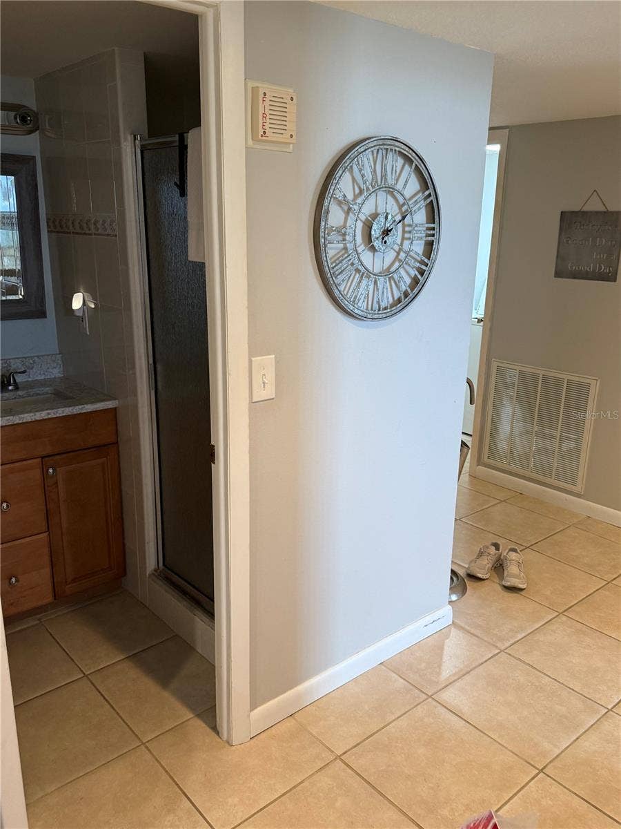 7600 BAYSHORE DRIVE, #205, Treasure Island, FL 33706 7600 BAYSHORE DRIVE, #205, Treasure Island, FL 33706