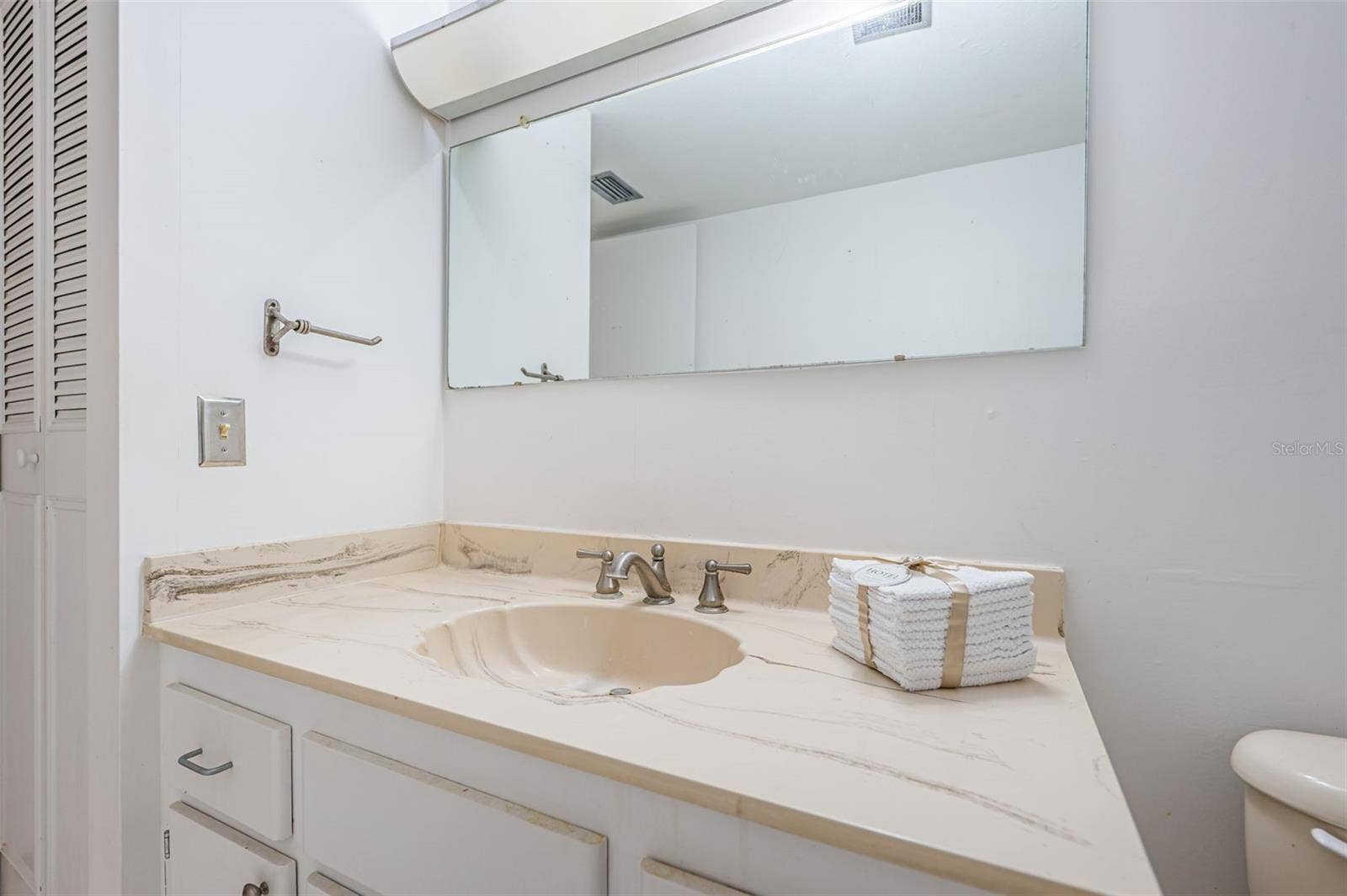 700 BEACH DRIVE NE, #308, St Petersburg, FL 33701 Second Bath