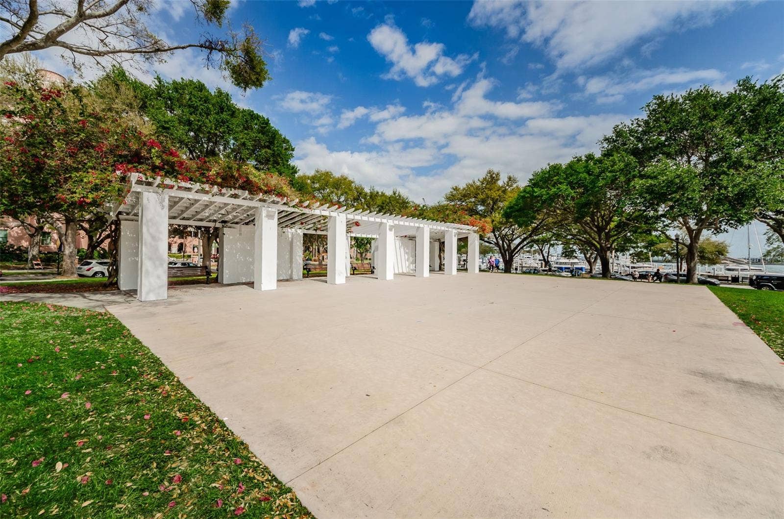 700 BEACH DRIVE NE, #308, St Petersburg, FL 33701 700 BEACH DRIVE NE, #308, St Petersburg, FL 33701