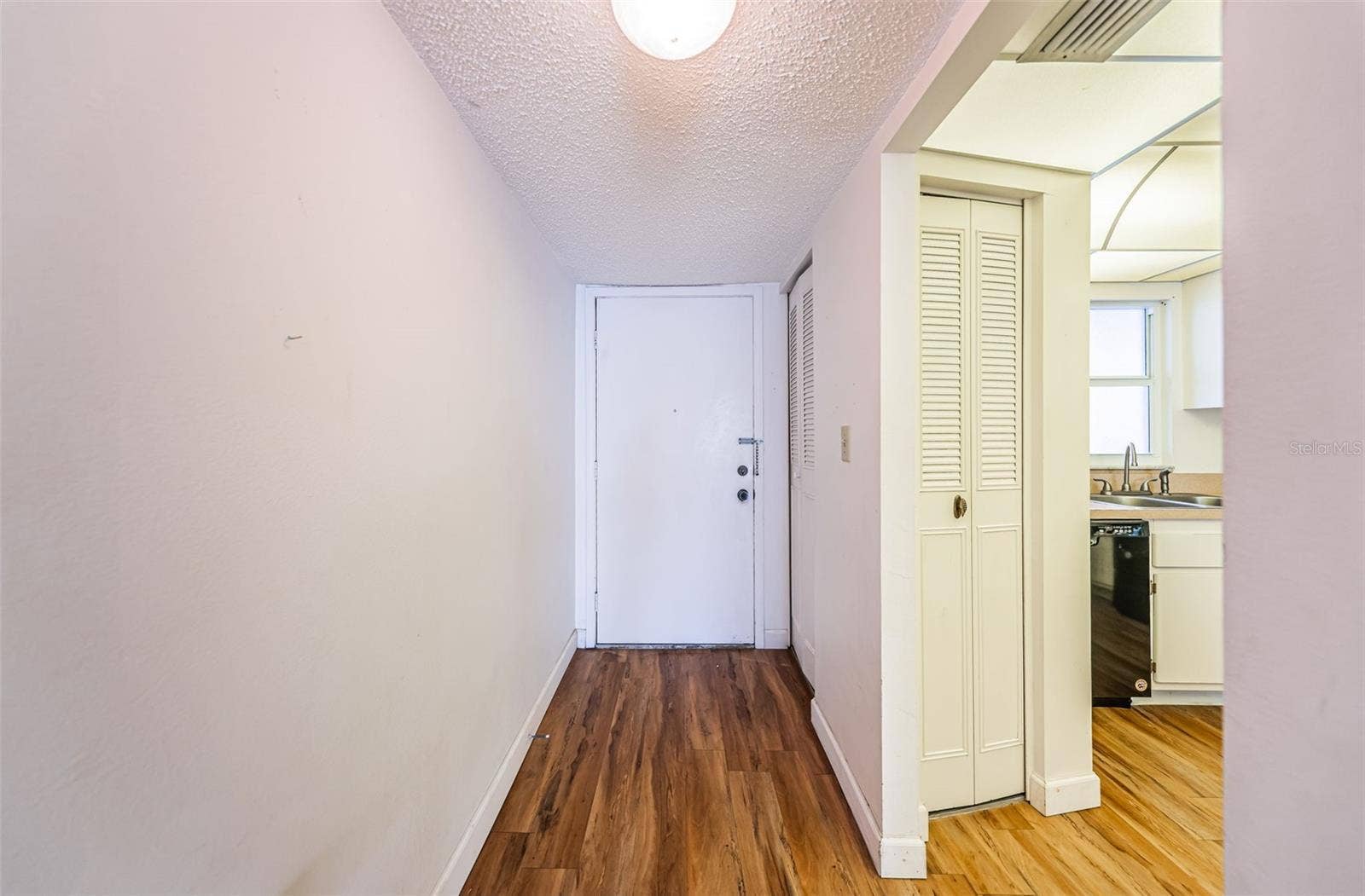 700 BEACH DRIVE NE, #308, St Petersburg, FL 33701 Foyer