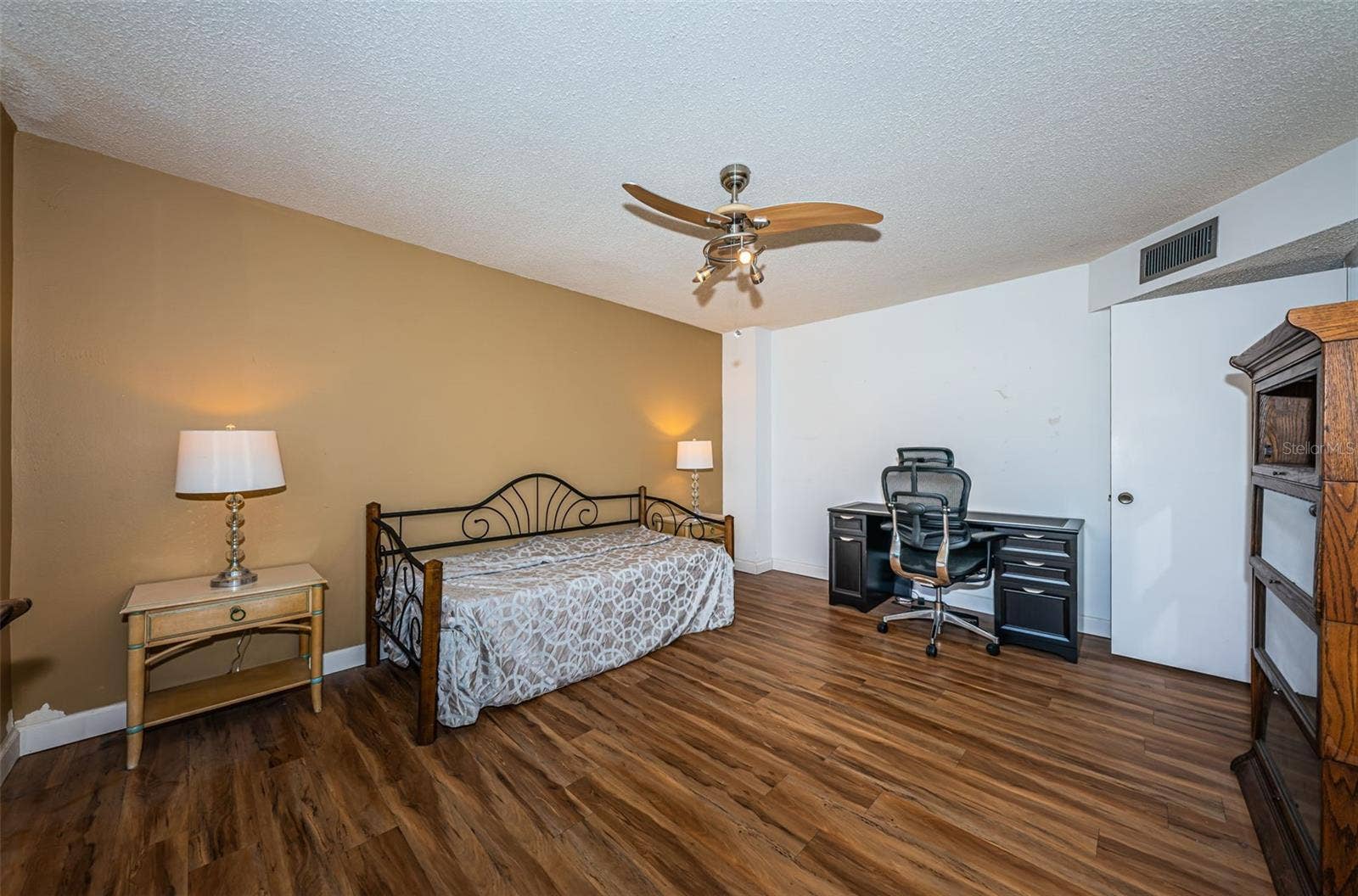 700 BEACH DRIVE NE, #308, St Petersburg, FL 33701 Both sizable bedrooms! This second bedroom is 15.6 x 12
