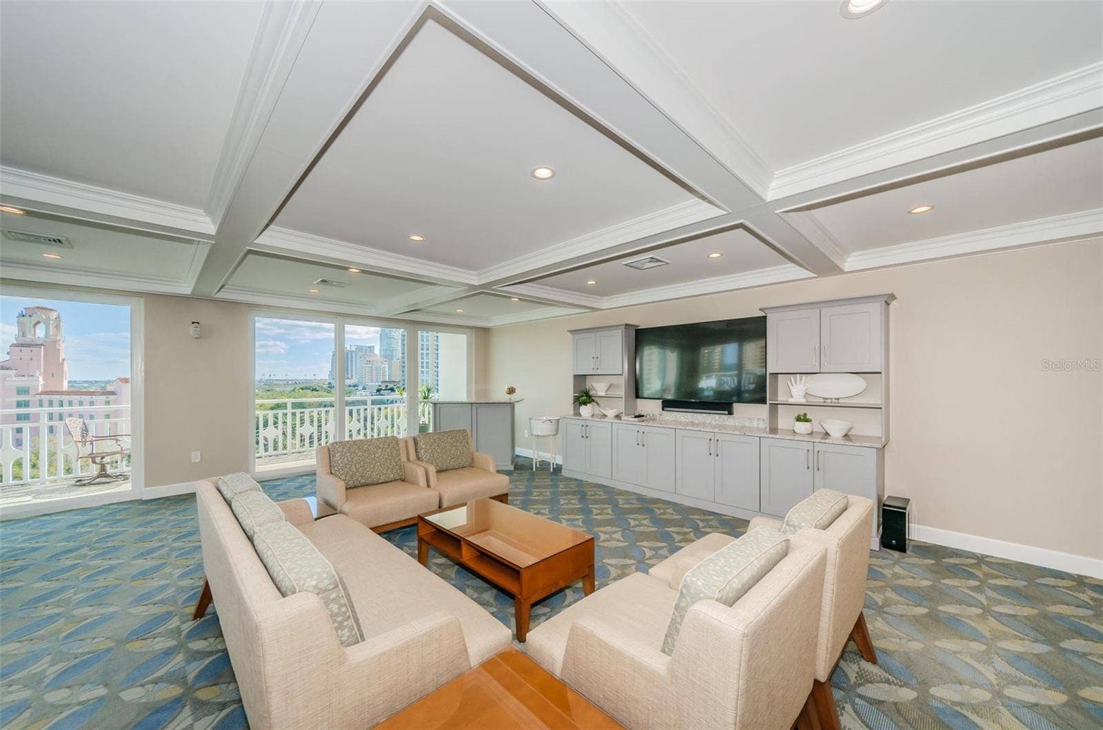 700 BEACH DRIVE NE, #308, St Petersburg, FL 33701 700 BEACH DRIVE NE, #308, St Petersburg, FL 33701