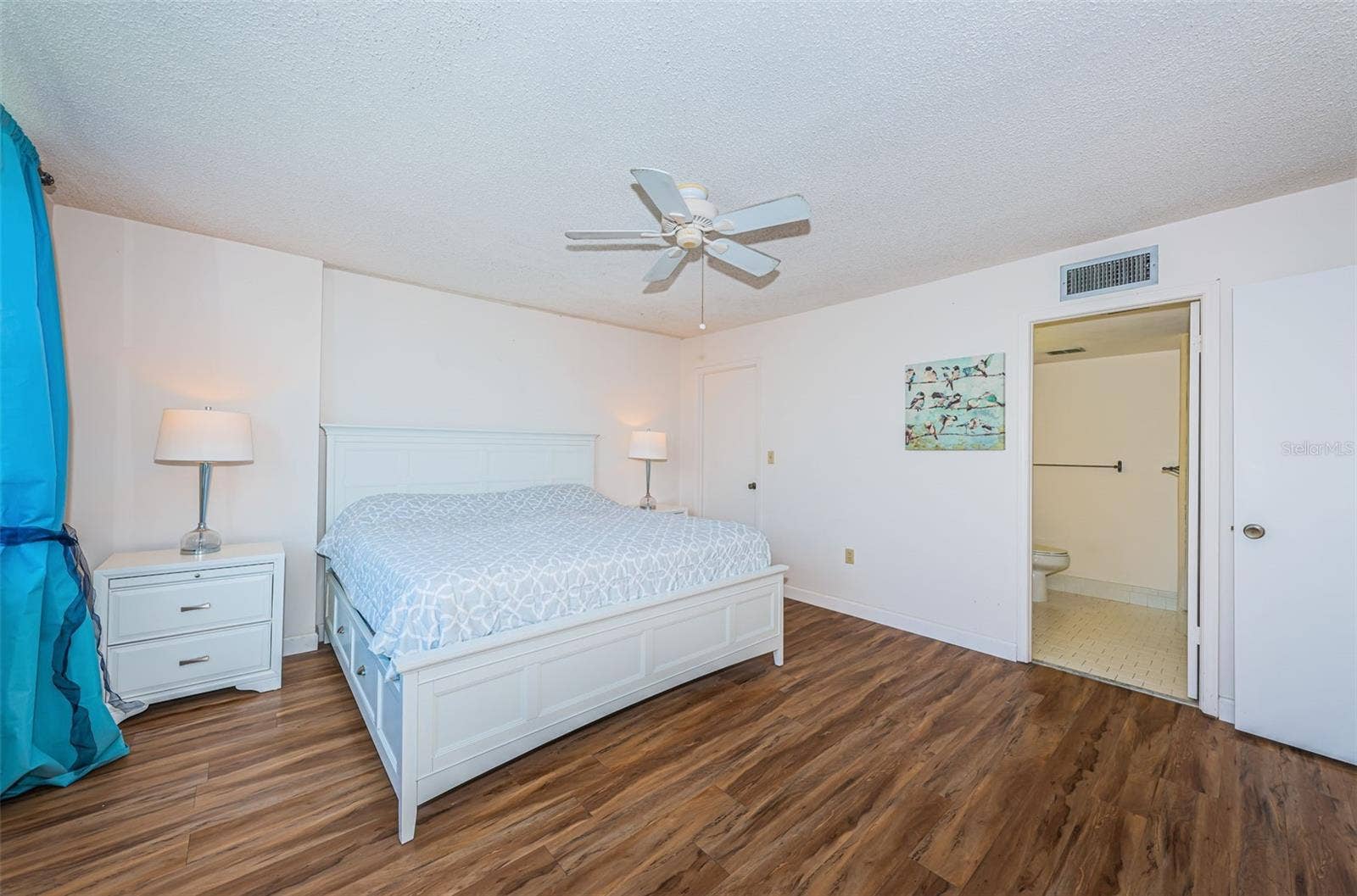 700 BEACH DRIVE NE, #308, St Petersburg, FL 33701 Primary Bedroom with walk-in closet and large bath!