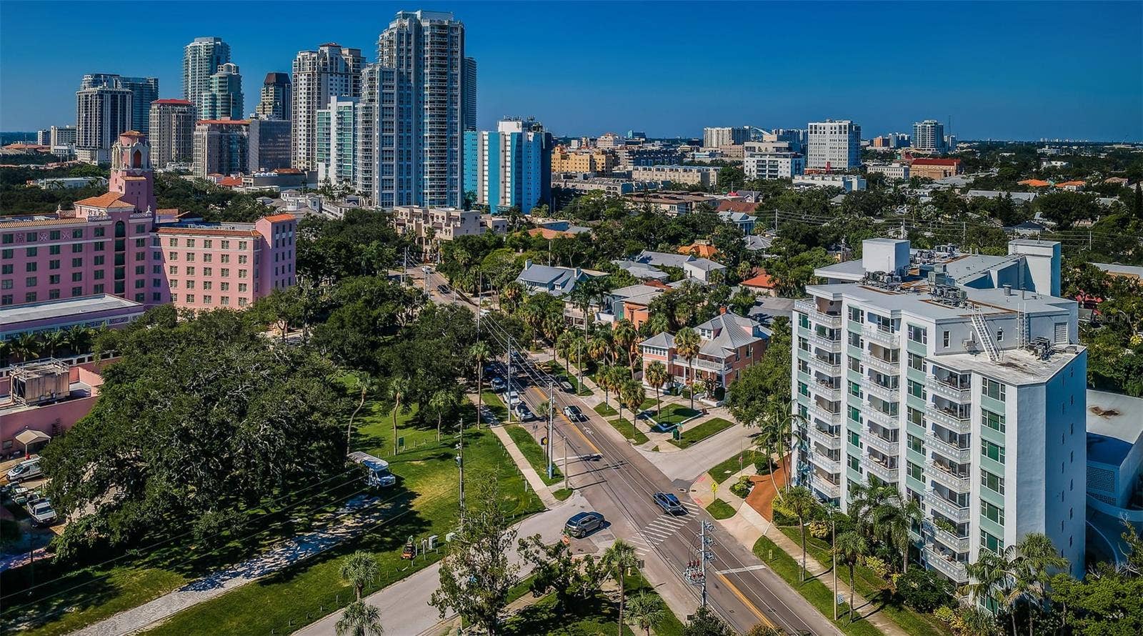 700 BEACH DRIVE NE, #308, St Petersburg, FL 33701 Offering the charm of tradition with the convenience of city living!