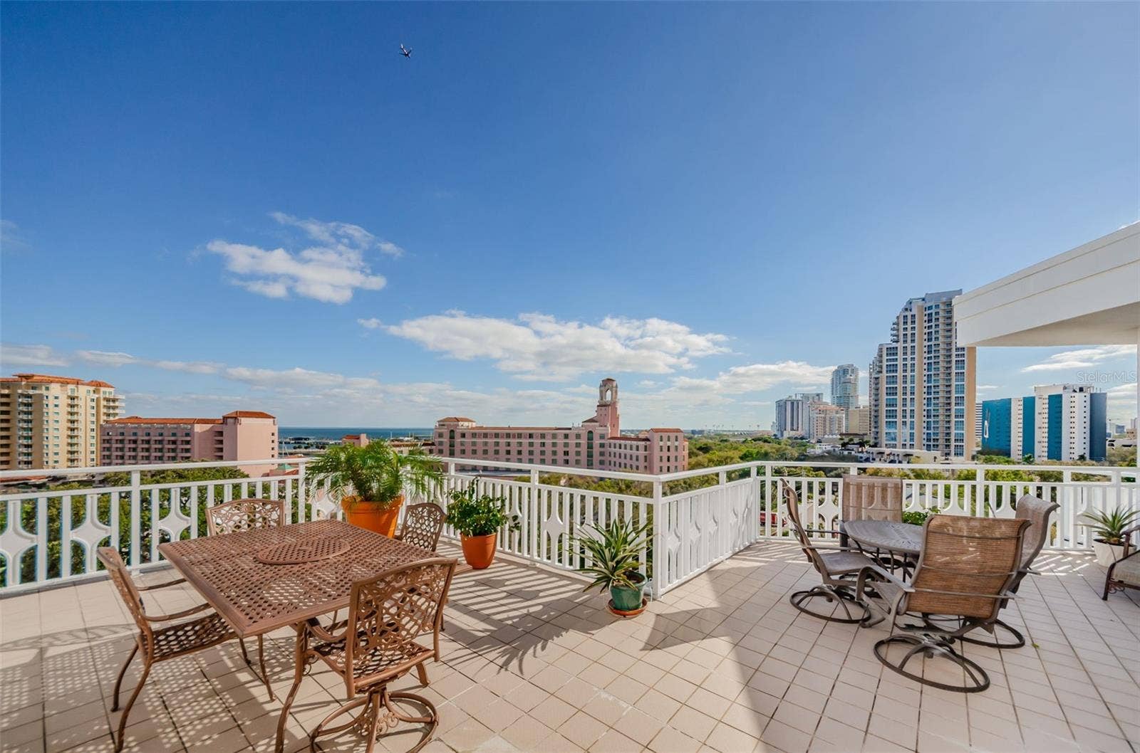 700 BEACH DRIVE NE, #308, St Petersburg, FL 33701 Views of Tampa Bay and Downtown from the Sundeck!