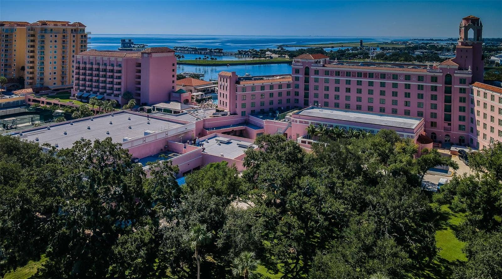 700 BEACH DRIVE NE, #308, St Petersburg, FL 33701 The Vinoy Resort & Hotel is just steps away!