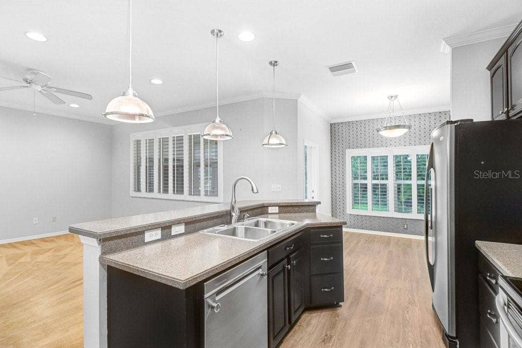 1161 EMERALD HILL WAY, Valrico, FL 33594 1161 EMERALD HILL WAY, Valrico, FL 33594