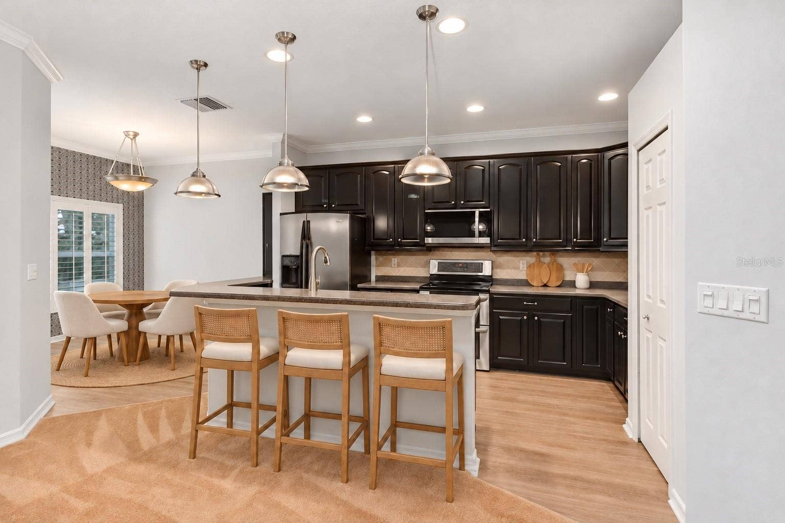 1161 EMERALD HILL WAY, Valrico, FL 33594 Kitchen with eat in breakfast nook