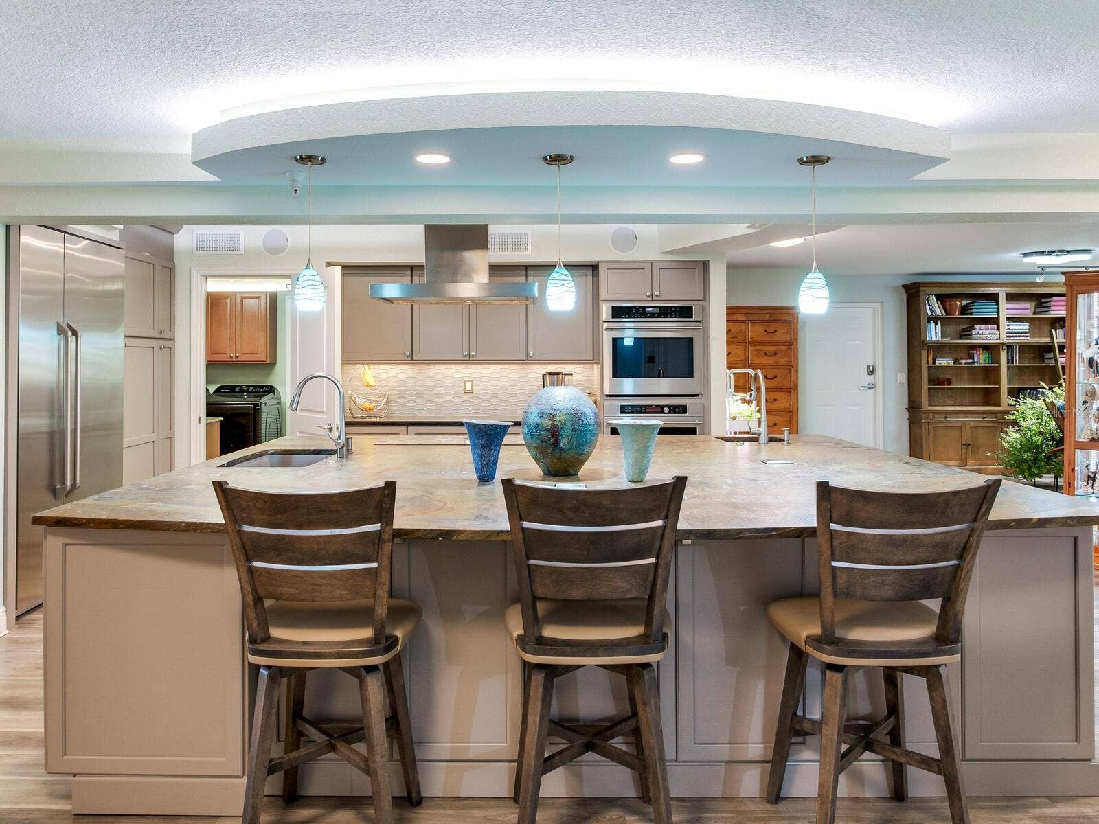 5353 GULF BOULEVARD, #B202, St Pete Beach, FL 33706 Executive Chef Kitchen