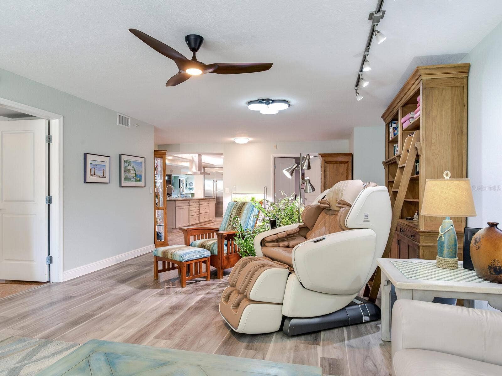 5353 GULF BOULEVARD, #B202, St Pete Beach, FL 33706 Waterfront Living Rm