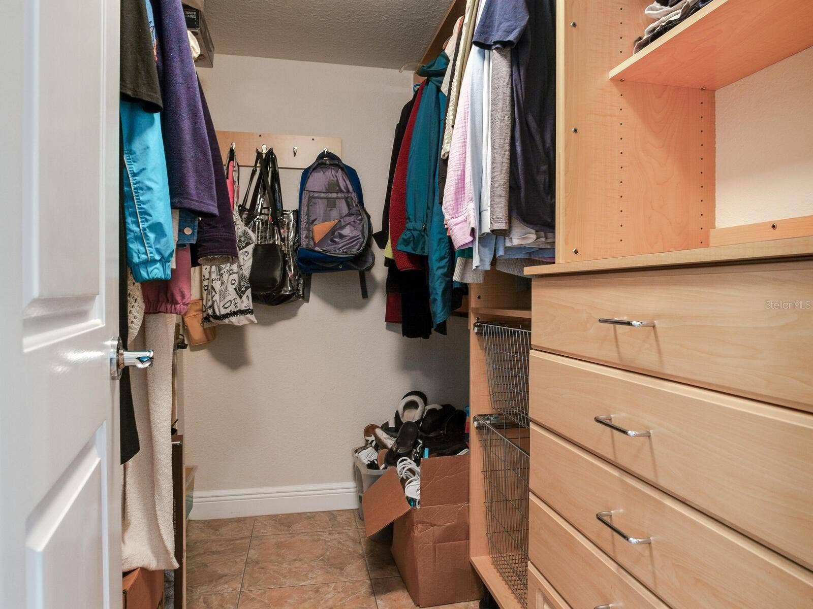 5353 GULF BOULEVARD, #B202, St Pete Beach, FL 33706 Walk-in Closet