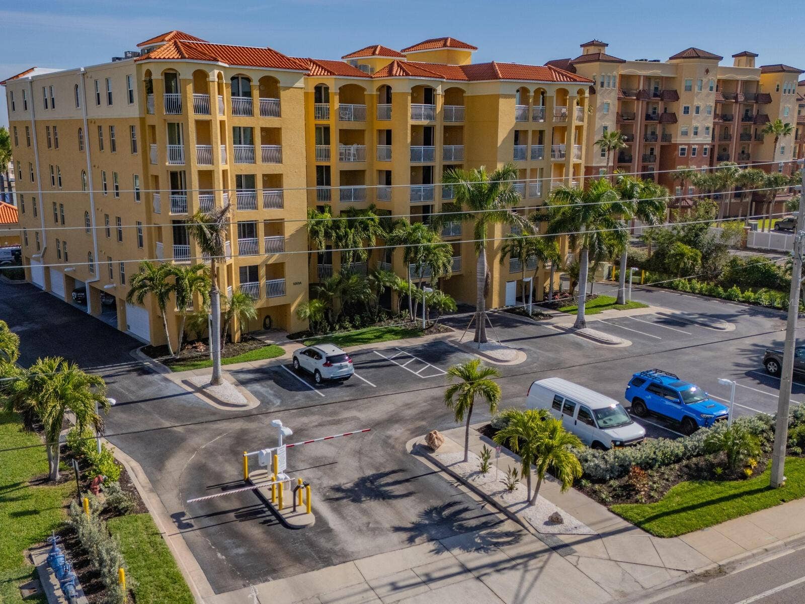 5353 GULF BOULEVARD, #B202, St Pete Beach, FL 33706 5353 GULF BOULEVARD, #B202, St Pete Beach, FL 33706