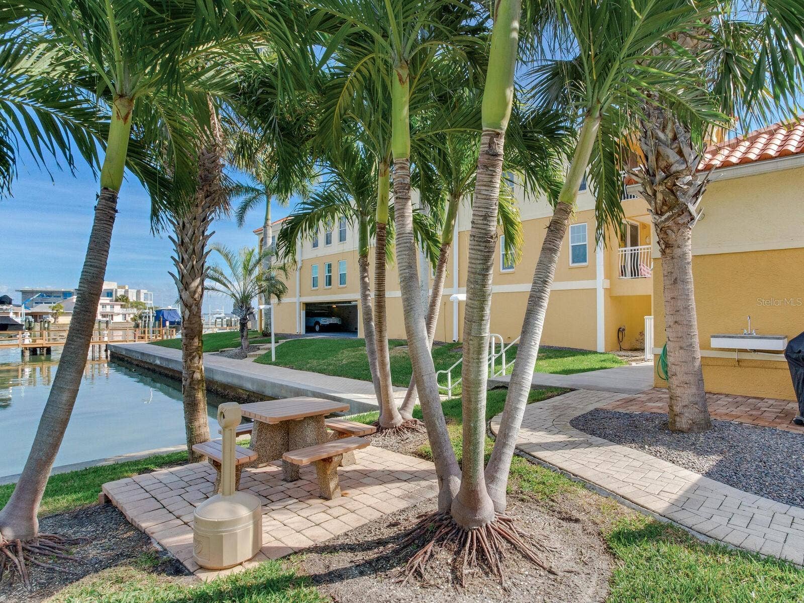 5353 GULF BOULEVARD, #B202, St Pete Beach, FL 33706 Waterfront grilling and picnic area