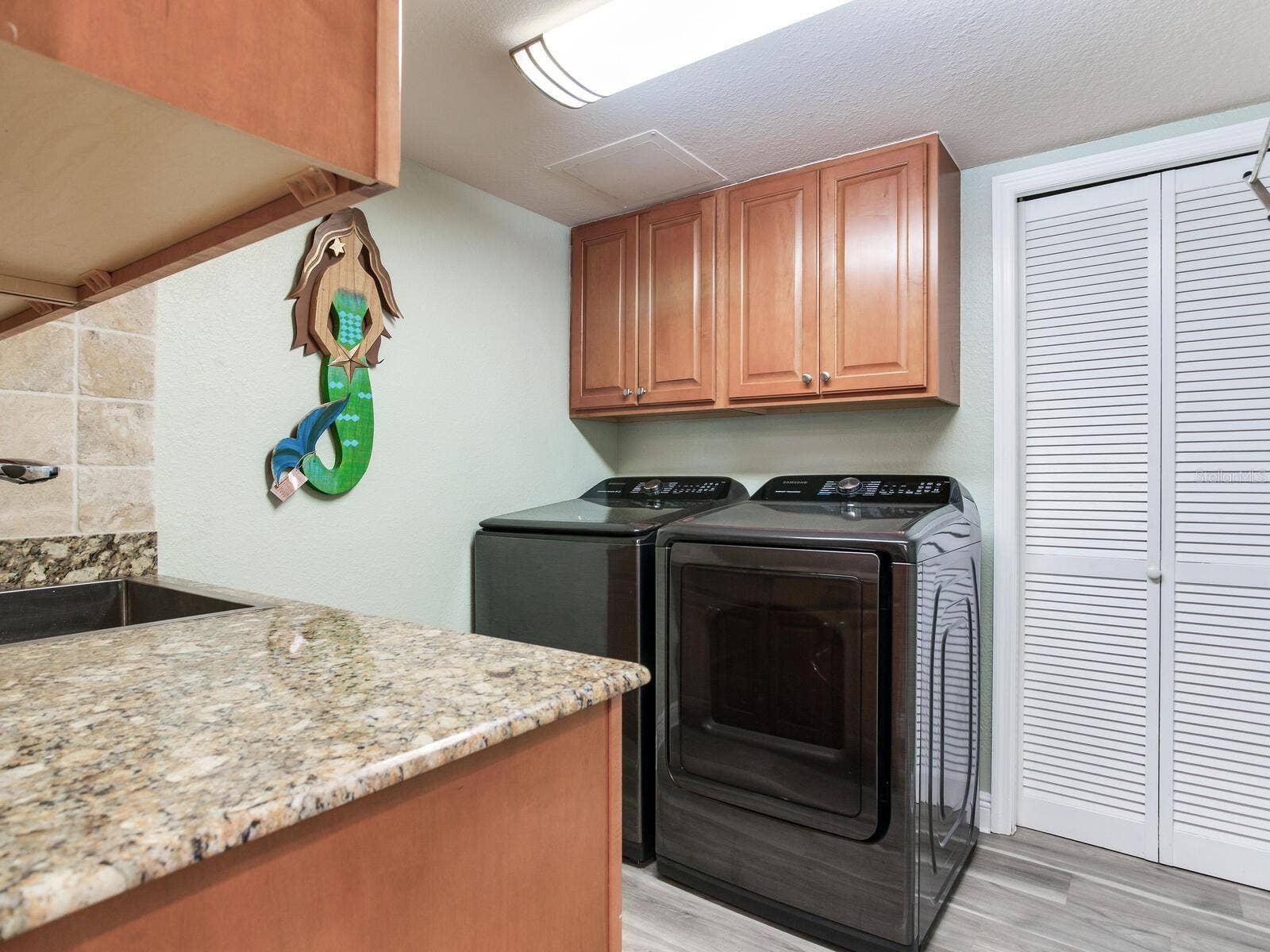 5353 GULF BOULEVARD, #B202, St Pete Beach, FL 33706 Laundry Room
