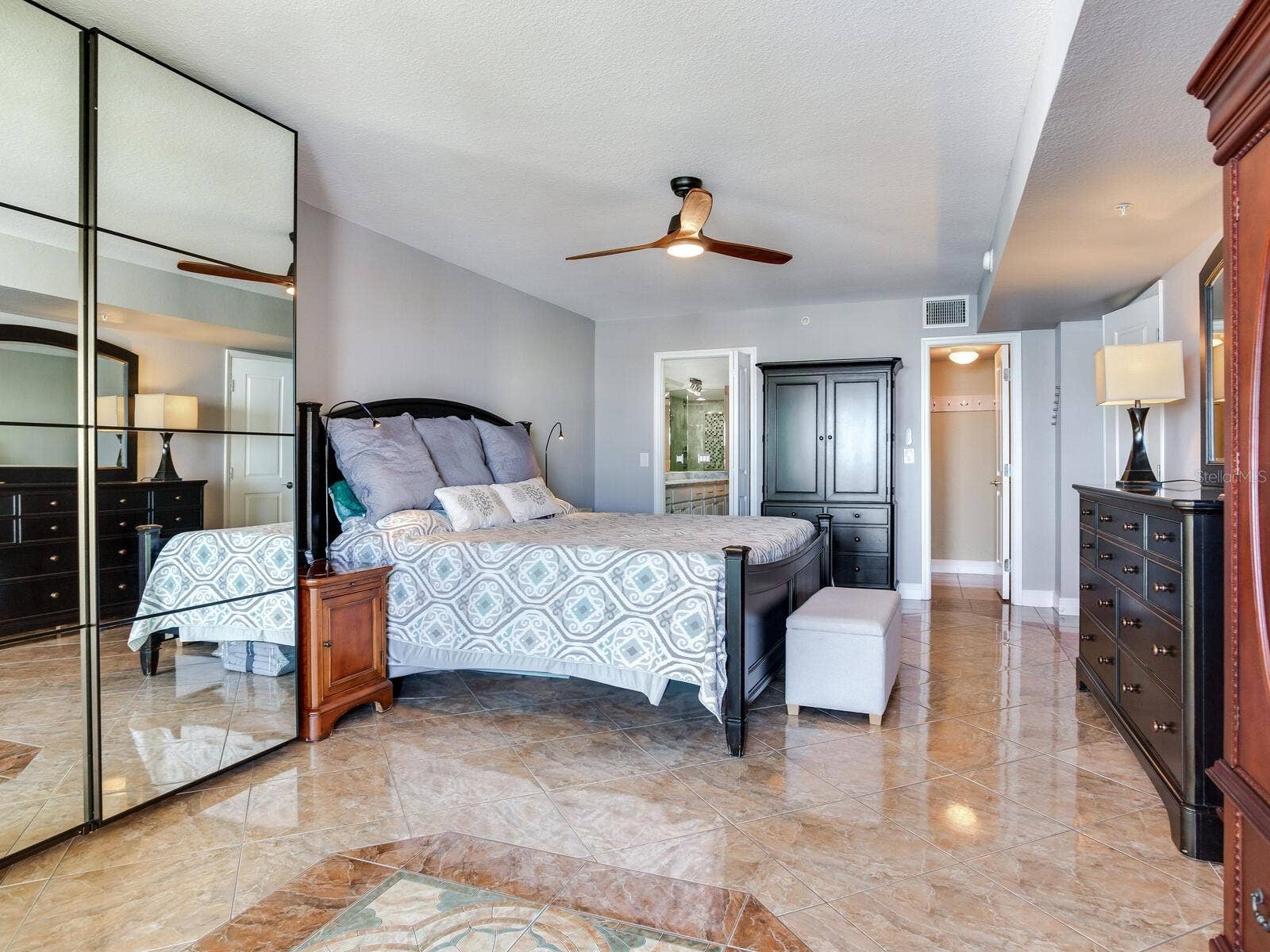 5353 GULF BOULEVARD, #B202, St Pete Beach, FL 33706 5353 GULF BOULEVARD, #B202, St Pete Beach, FL 33706