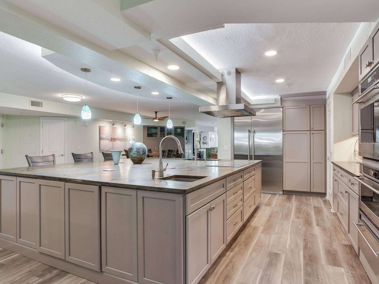5353 GULF BOULEVARD, #B202, St Pete Beach, FL 33706 Executive Chef Kitchen