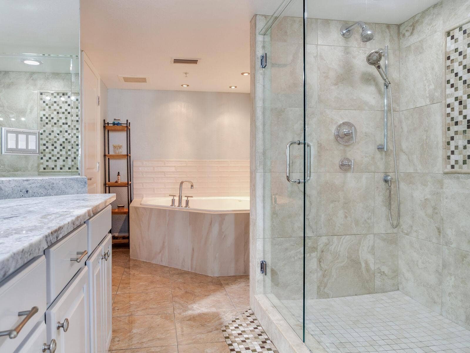 5353 GULF BOULEVARD, #B202, St Pete Beach, FL 33706 Primary Bath
