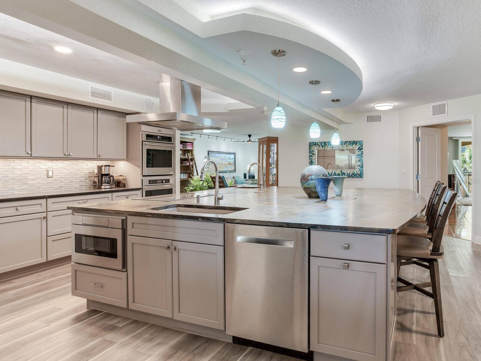 5353 GULF BOULEVARD, #B202, St Pete Beach, FL 33706 Executive Chef Kitchen